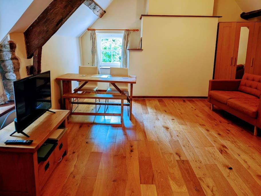 The Old Granary Farm Cottage Abergavenny Esterno foto