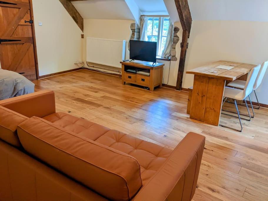 The Old Granary Farm Cottage Abergavenny Esterno foto