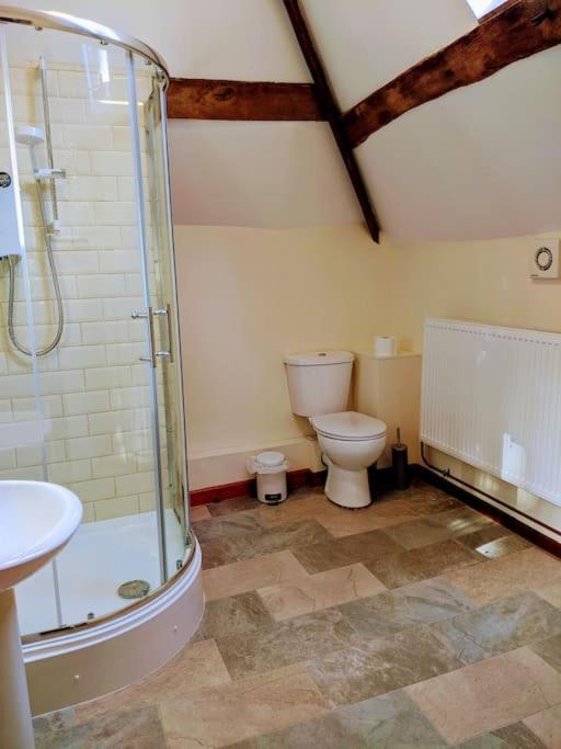 The Old Granary Farm Cottage Abergavenny Esterno foto